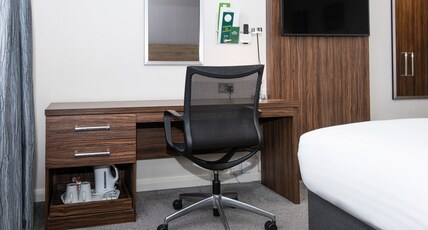 Holiday Inn Liverpool City Centre Room Type - Standard Room