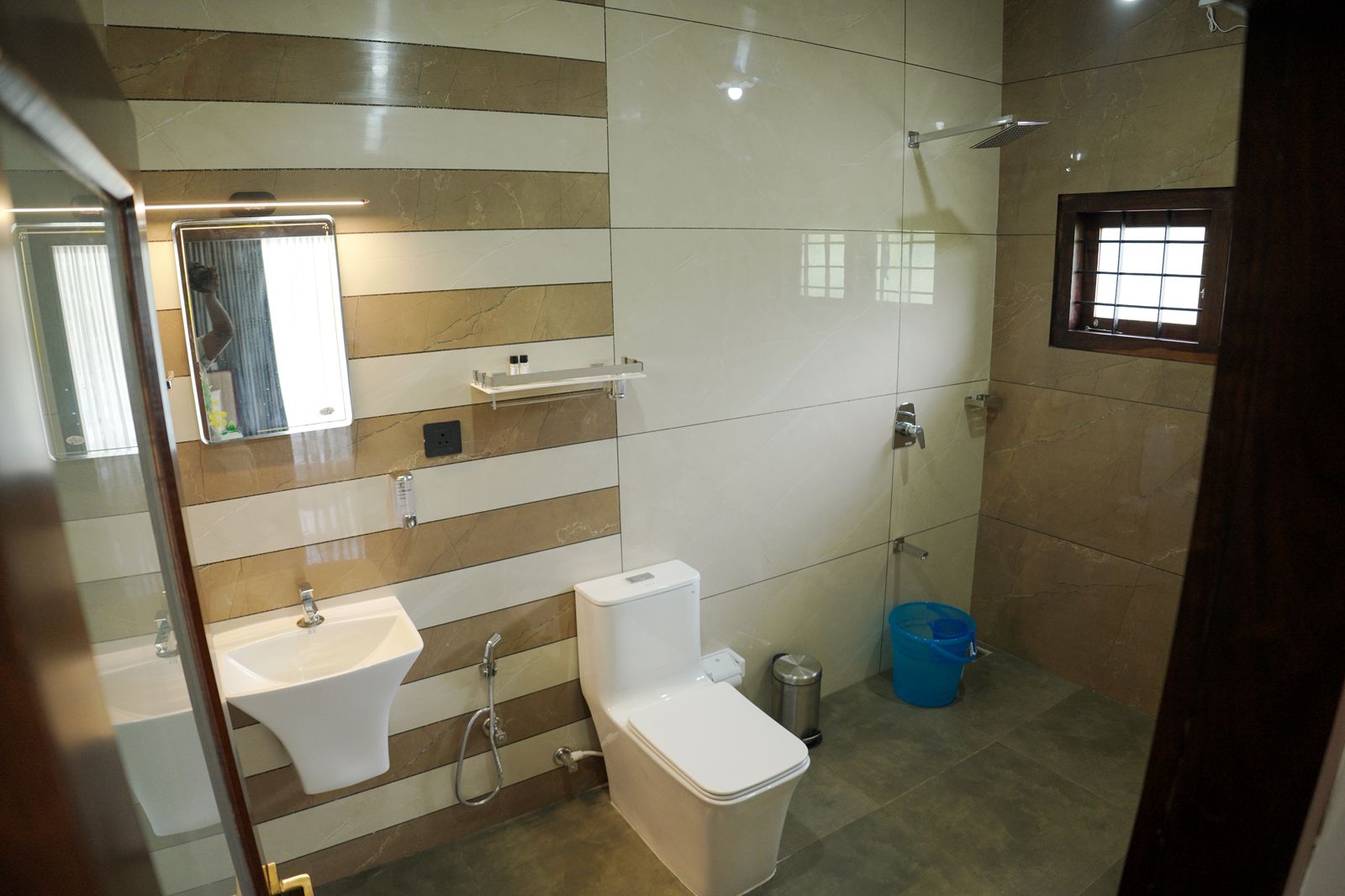 Teak and Lake Entire Villa - 2/3/4/5 BHK - Tap to explore photos
