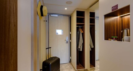 Mercure Hotel Berlin City Room Type - Privilege Room with king-size bed