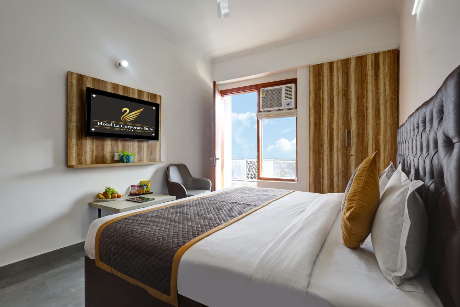 La Corporate Suite Noida - Tap to explore photos