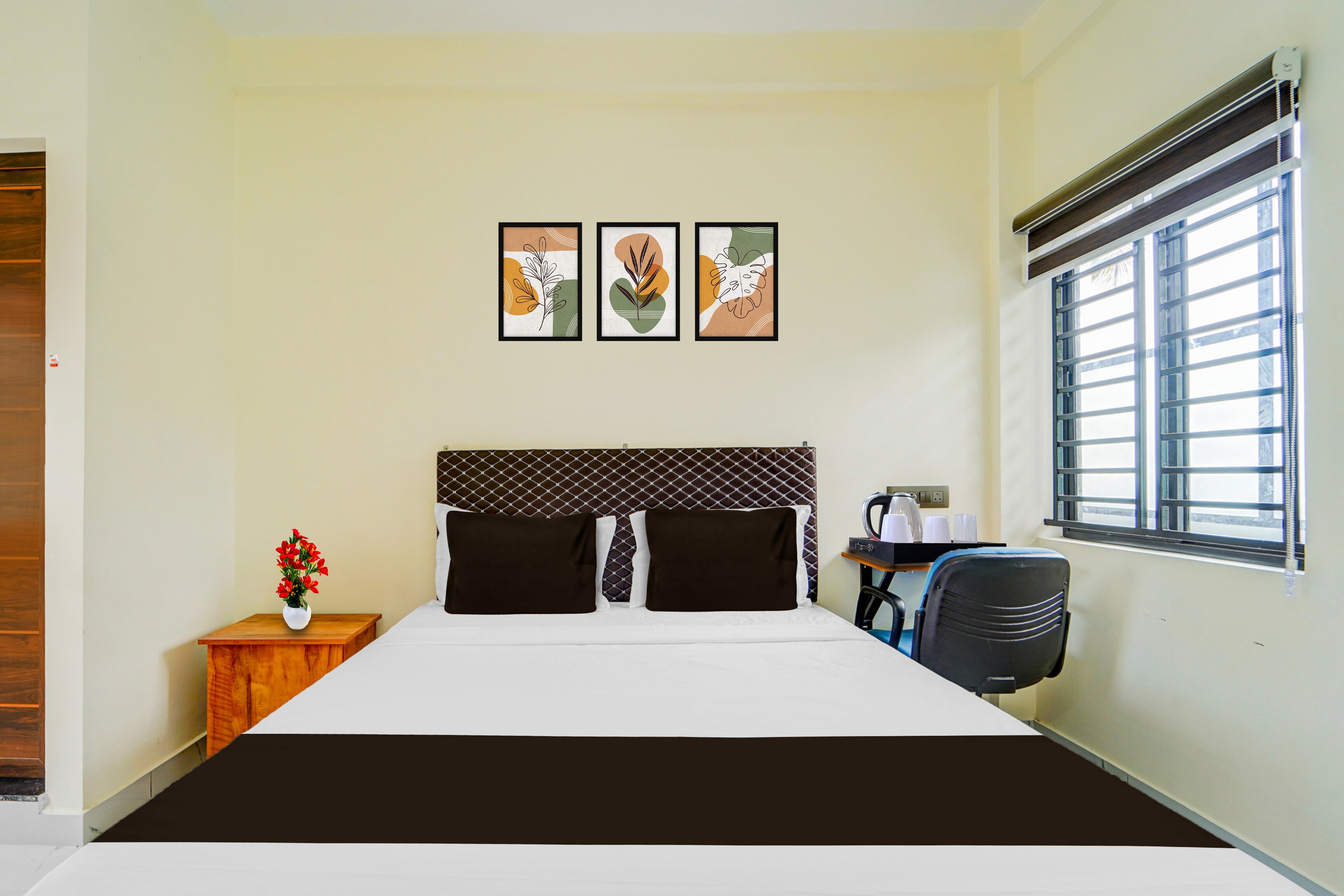 Super Hotel O HMT Colony Kochi Formerly Pullans Arcade - Tap to explore photos