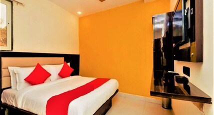 Hotel Spring Hills  Near NESCO Exhibition Centre Room Type - Standard Double Room