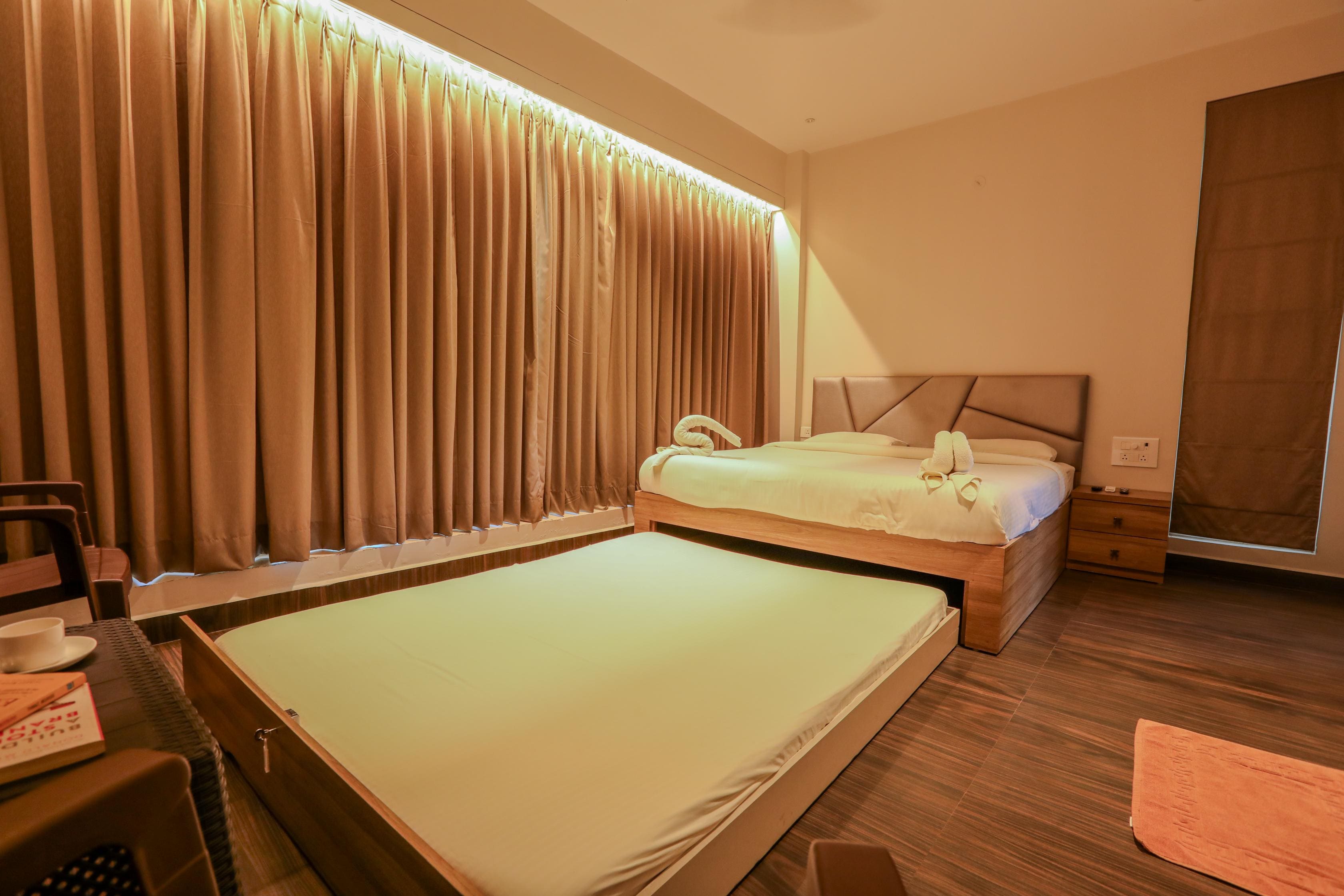Thavika SIlverwoods Residence Yelagiri - Tap to explore photos