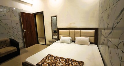 HOTEL COMFORT INN Room Type - Standard Double AC
