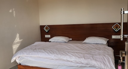 Himora Stays Room Type - Deluxe Garden View Double Bed