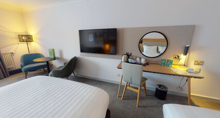 Holiday Inn Cambridge Room Type - 2 King Standard Single Sofa Bed
