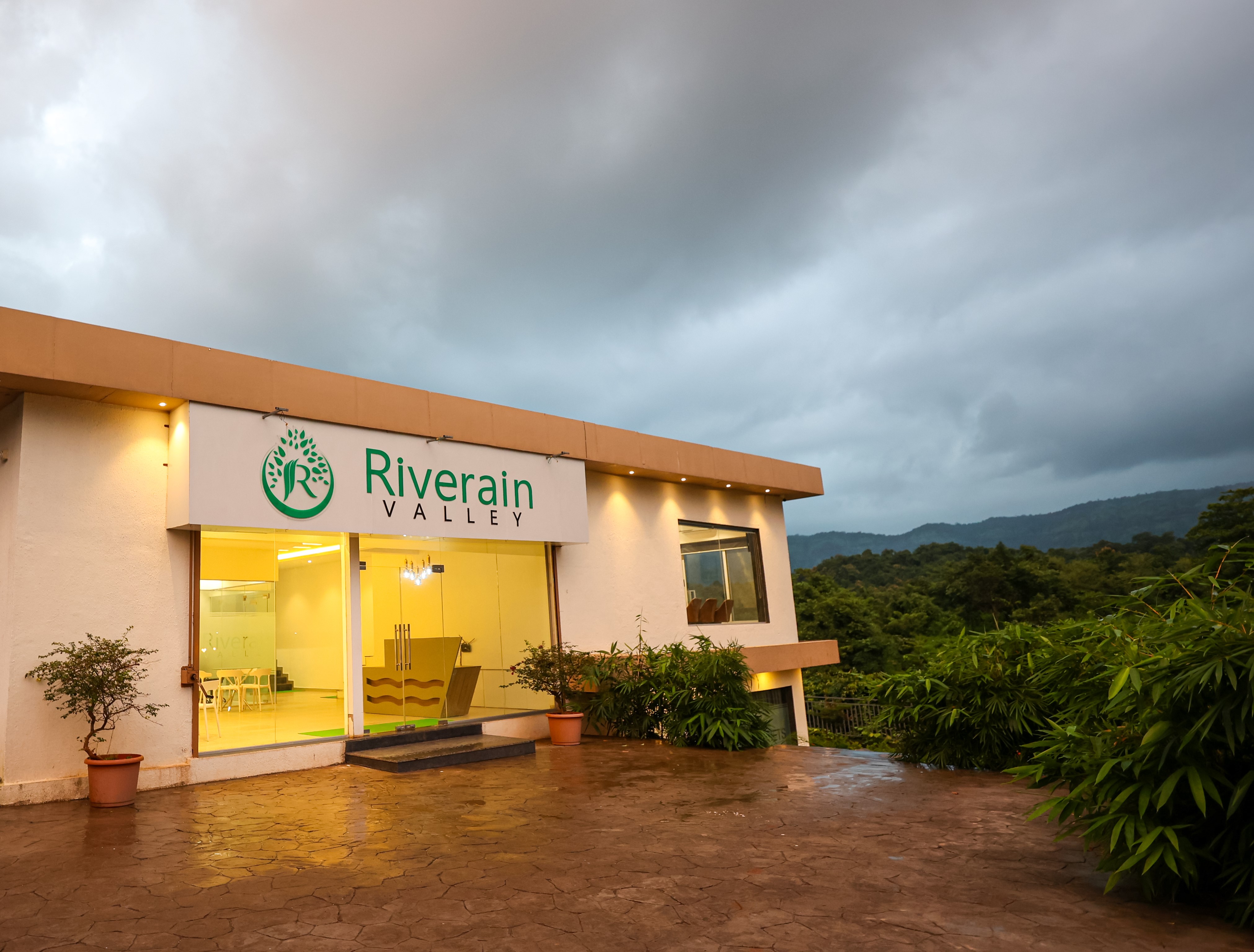 Riverain Valley Resort - Tap to explore photos