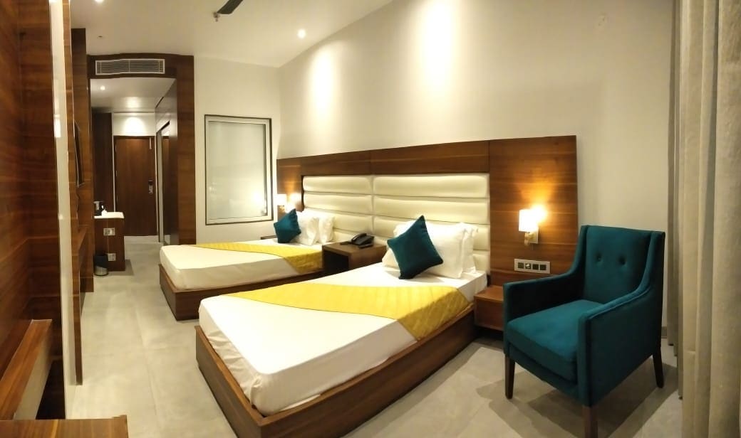 HOTEL HIGHWAY INN - Tap to explore photos