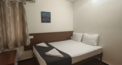 Avea Accommodation | Rooms in a Homestay Room Type - Double Room (Ground and First Floor NO LIFT)