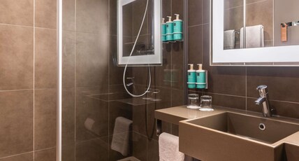 NOVOTEL PARIS RUEIL MALMAISON Room Type - Classic Room - 1 double bed