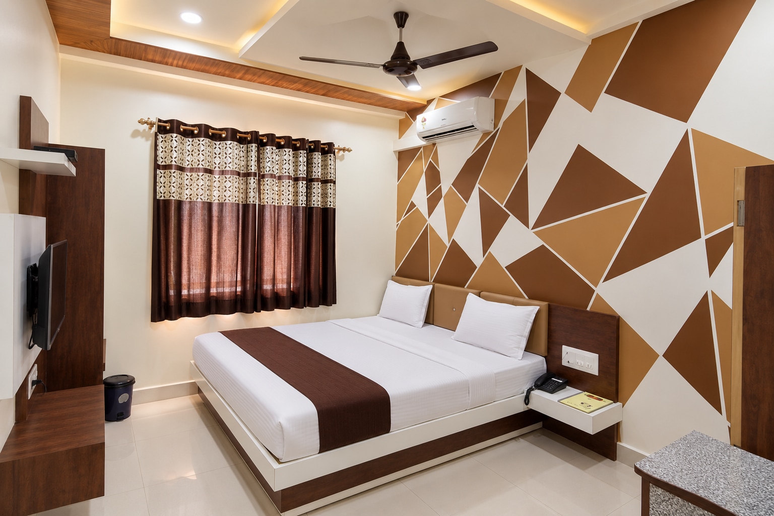 Hotel Bansidhar - Tap to explore photos