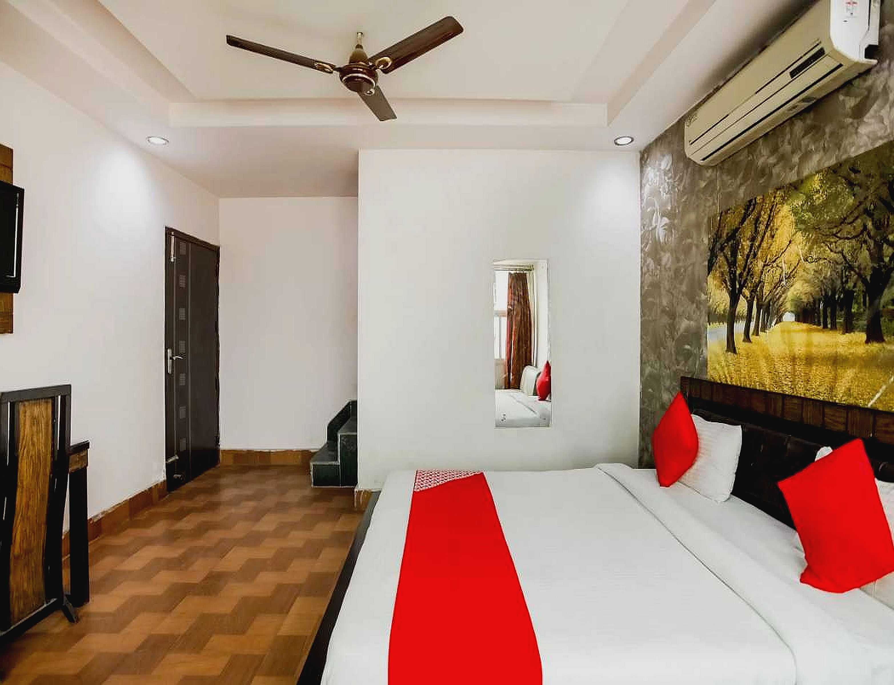 Hotel O Delite Hotel Near Leisure Valley Park - Tap to explore photos