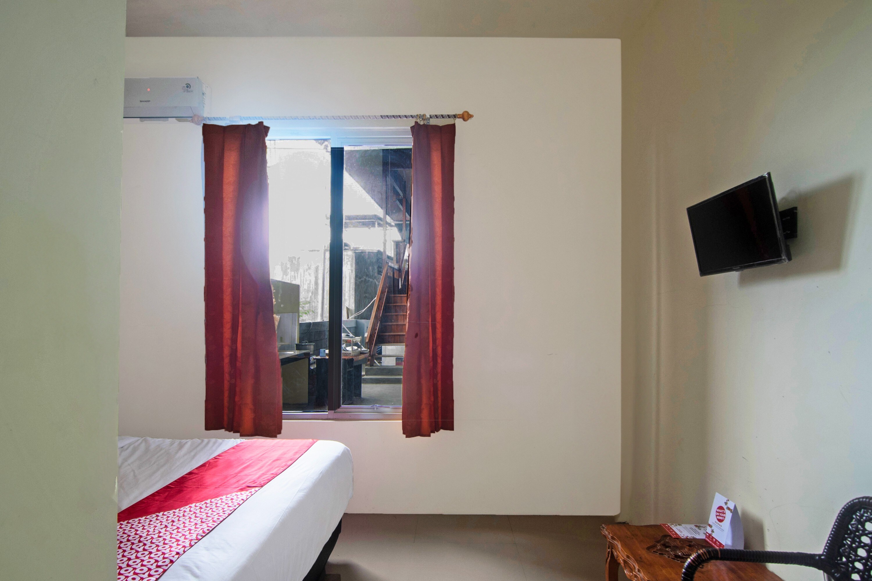 Hotel O Miracle Kost - Tap to explore photos