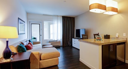 Hotel Indigo WACO - BAYLOR, an IHG hotel Room Type - 1 King 1 Bedroom Suite with Living Area Hotel Indigo WACO - BAYLOR, an IHG hotel Room Type - 1 King 1 Bedroom Suite with Living Area