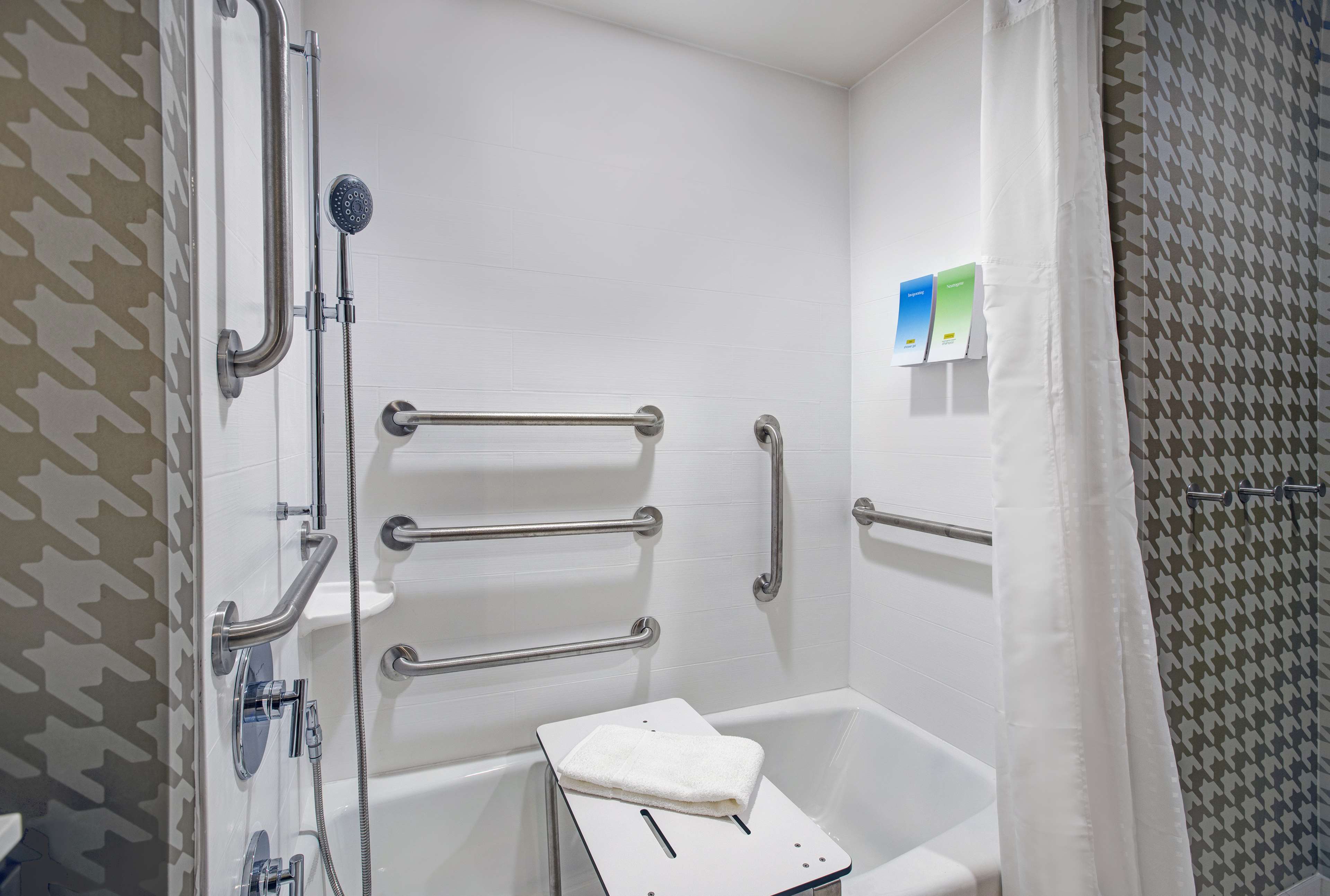 Home2 Suites by Hilton Milwaukee Downtown - Tap to explore photos