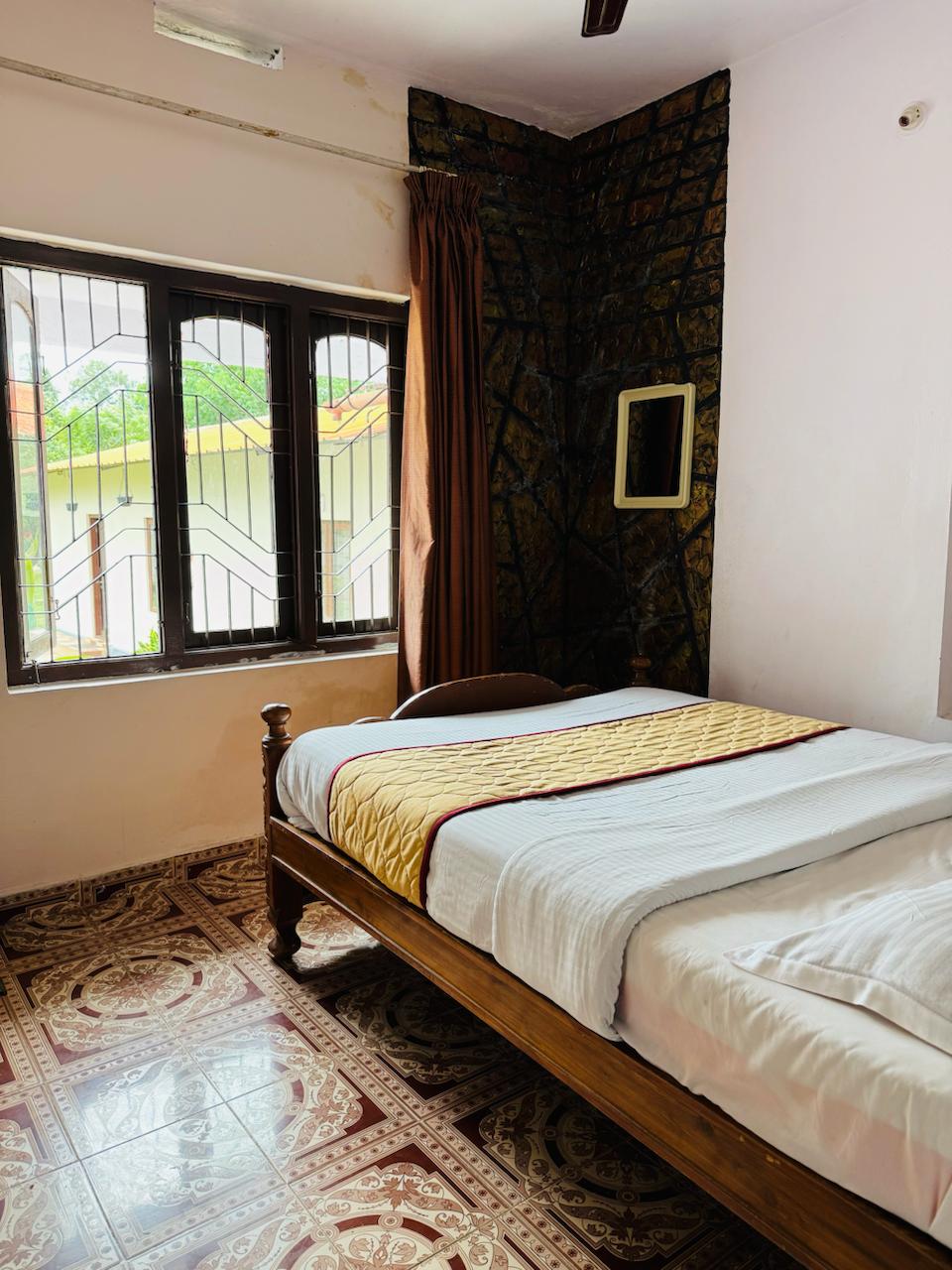 Greenhouse Homestay - Tap to explore photos