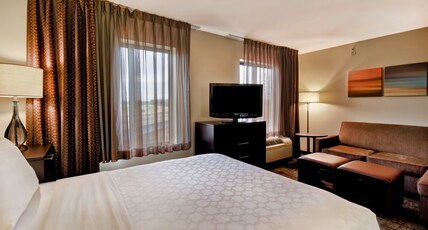 Staybridge Suites MIDDLETON/MADISON-WEST Room Type - 1 Queen Bed Studio Suite