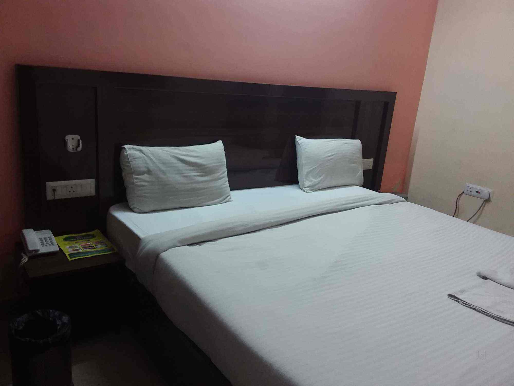 Hotel Central Plaza - Tap to explore photos