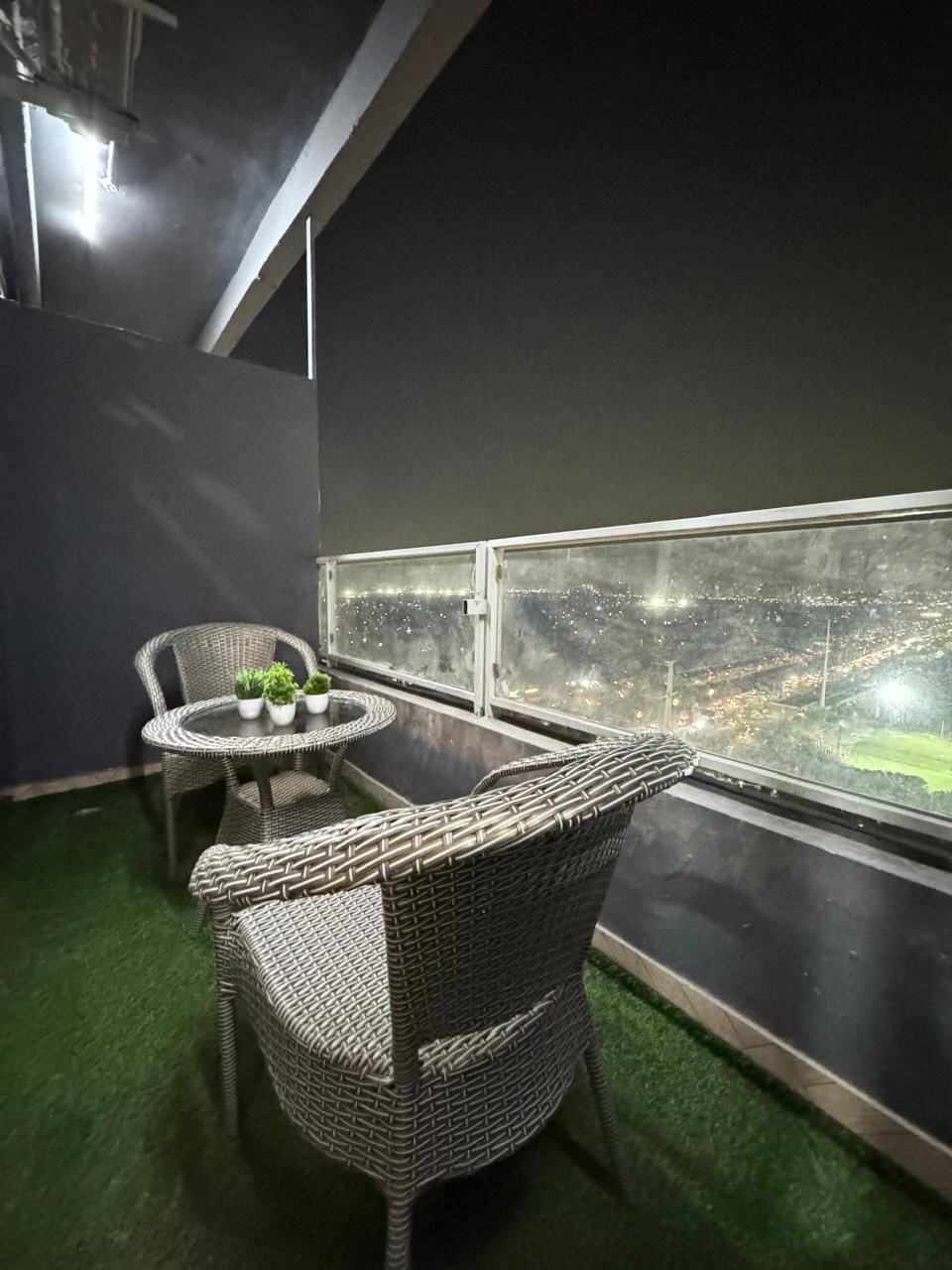 Luxurious studio apartment - Tap to explore photos