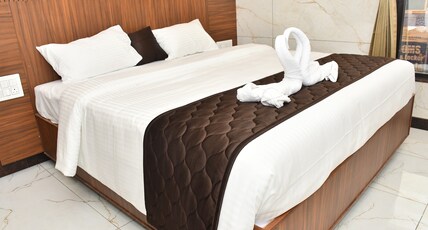 Vasantham Residency Room Type - Deluxe Double Bed