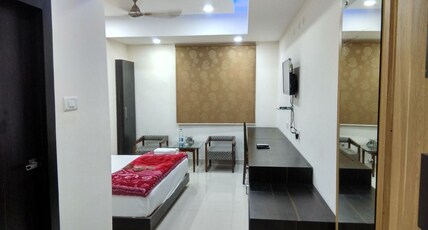 Petals Inn Room Type - Luxury