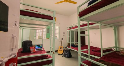 The Nomad Cave Lucknow Room Type - 6 Beds Male Dorm-2