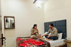 Rudraksha Guest House Near Banaras Railway Station