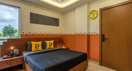 The Hosteller Indore Room Type - Deluxe Double Room with City View