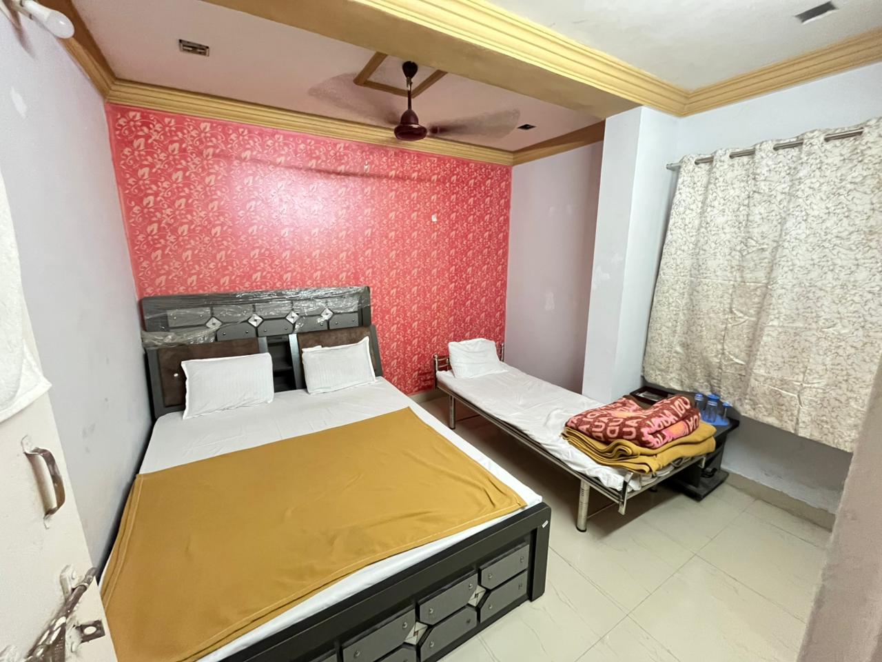 Tanvi home stay - Tap to explore photos