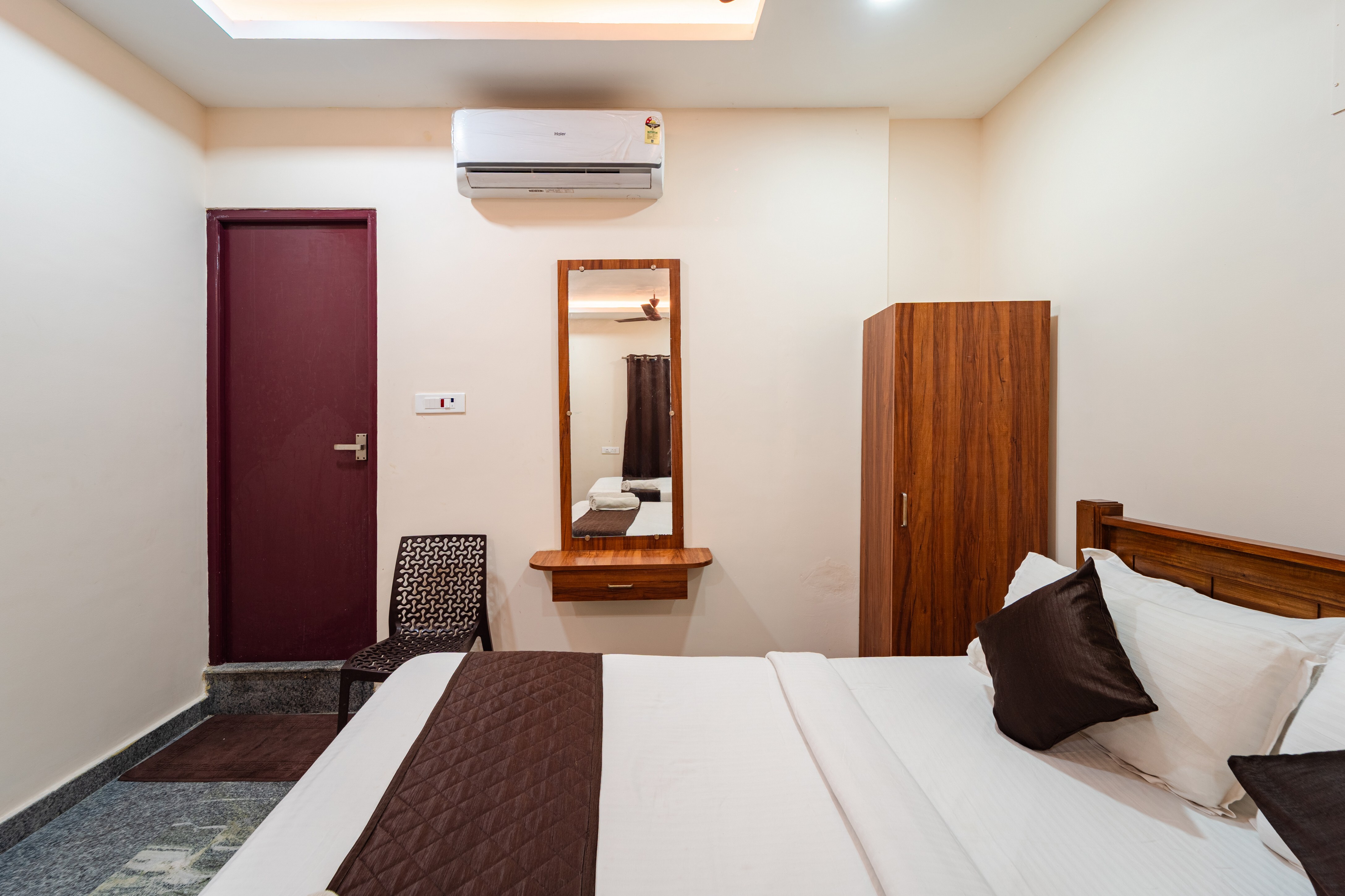 Vasantham Residency - Tap to explore photos