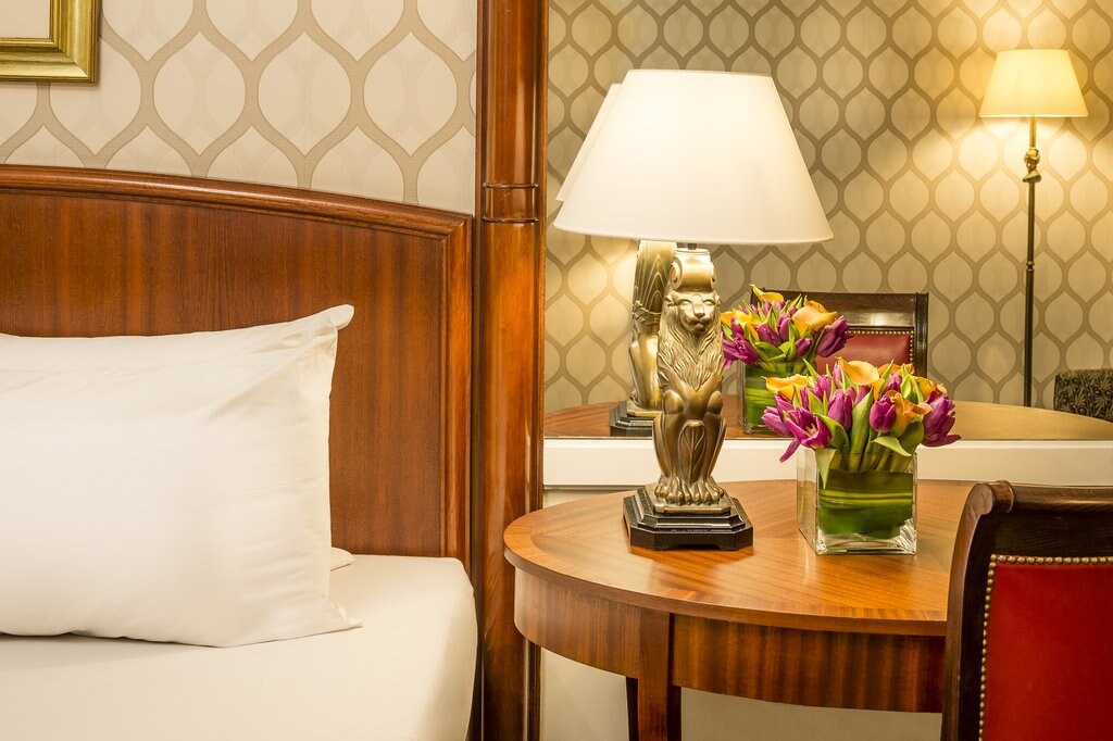 Millennium Hotel London Knightsbridge - Tap to explore photos