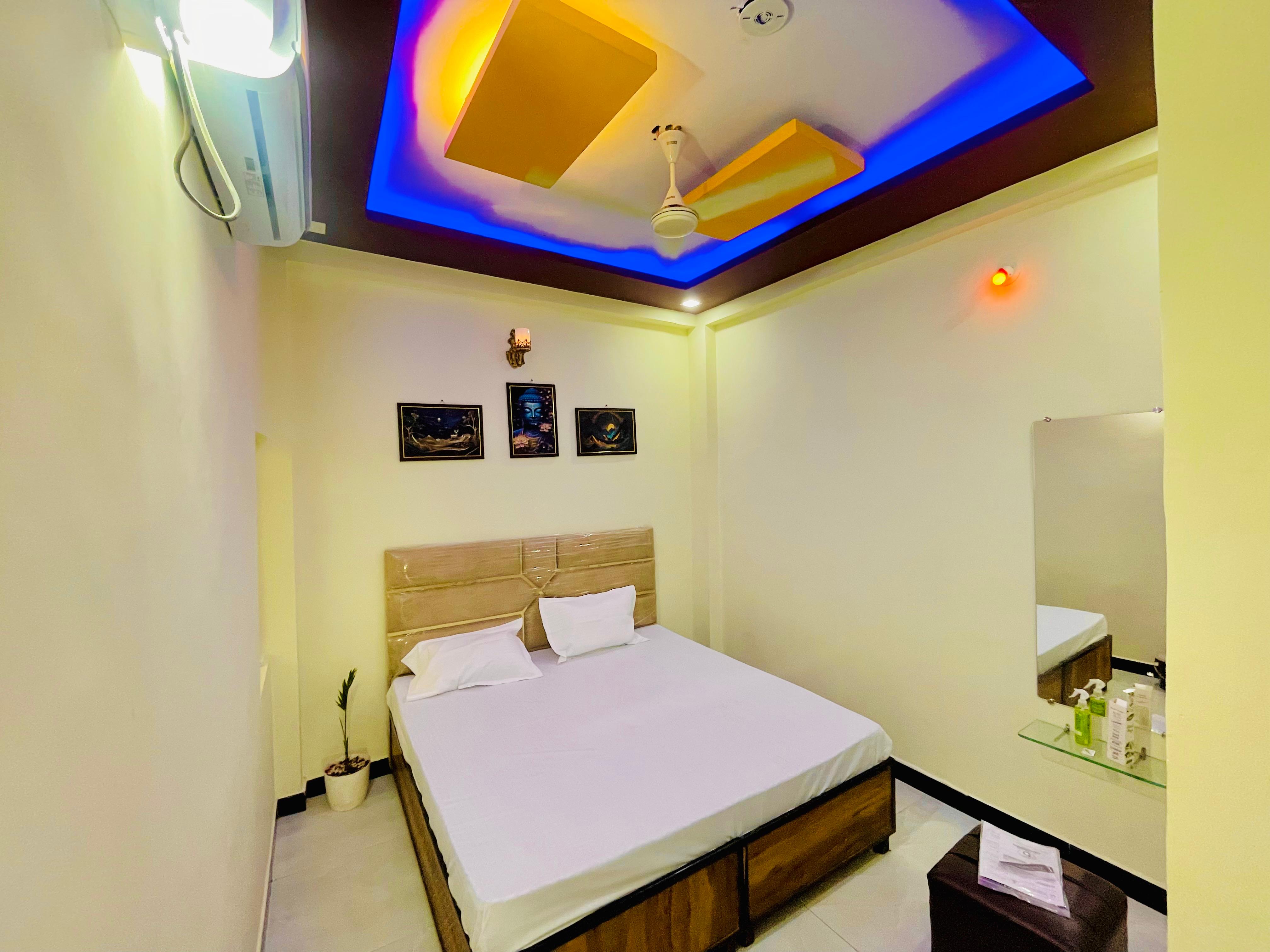 Maa Ashapura Home Stay - Tap to explore photos