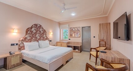 Girisadan - A City Centre Boutique Hotel Room Type - Superior Deluxe Double Room with Terrace Girisadan - A City Centre Boutique Hotel Room Type - Superior Deluxe Double Room with Terrace