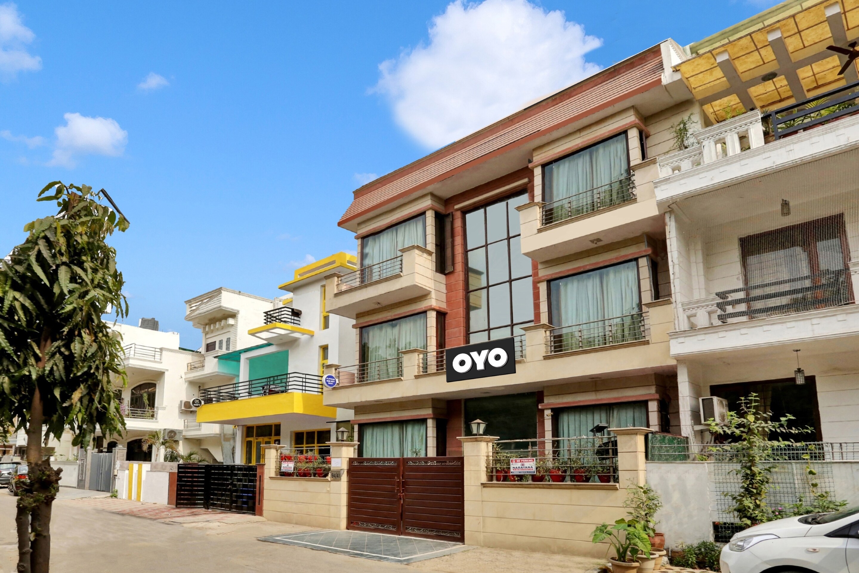 Hotel PLATINUM SQS KEY - Tap to explore photos