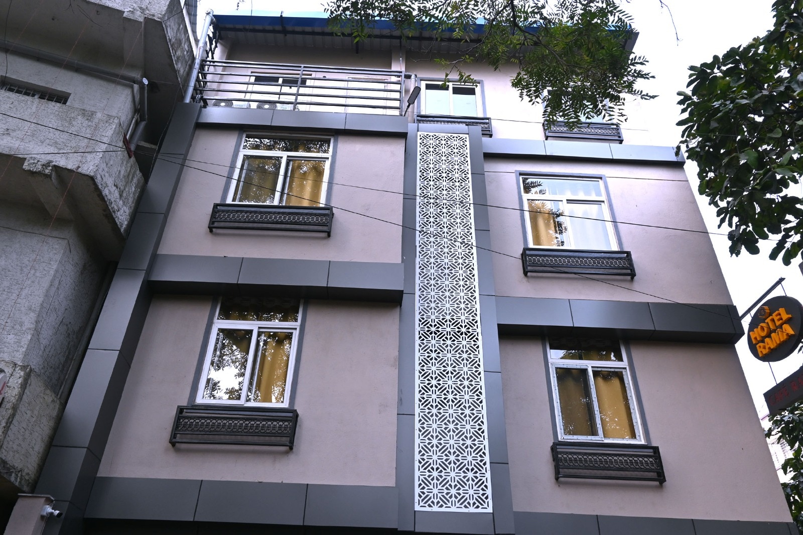 Hotel Rama - Tap to explore photos