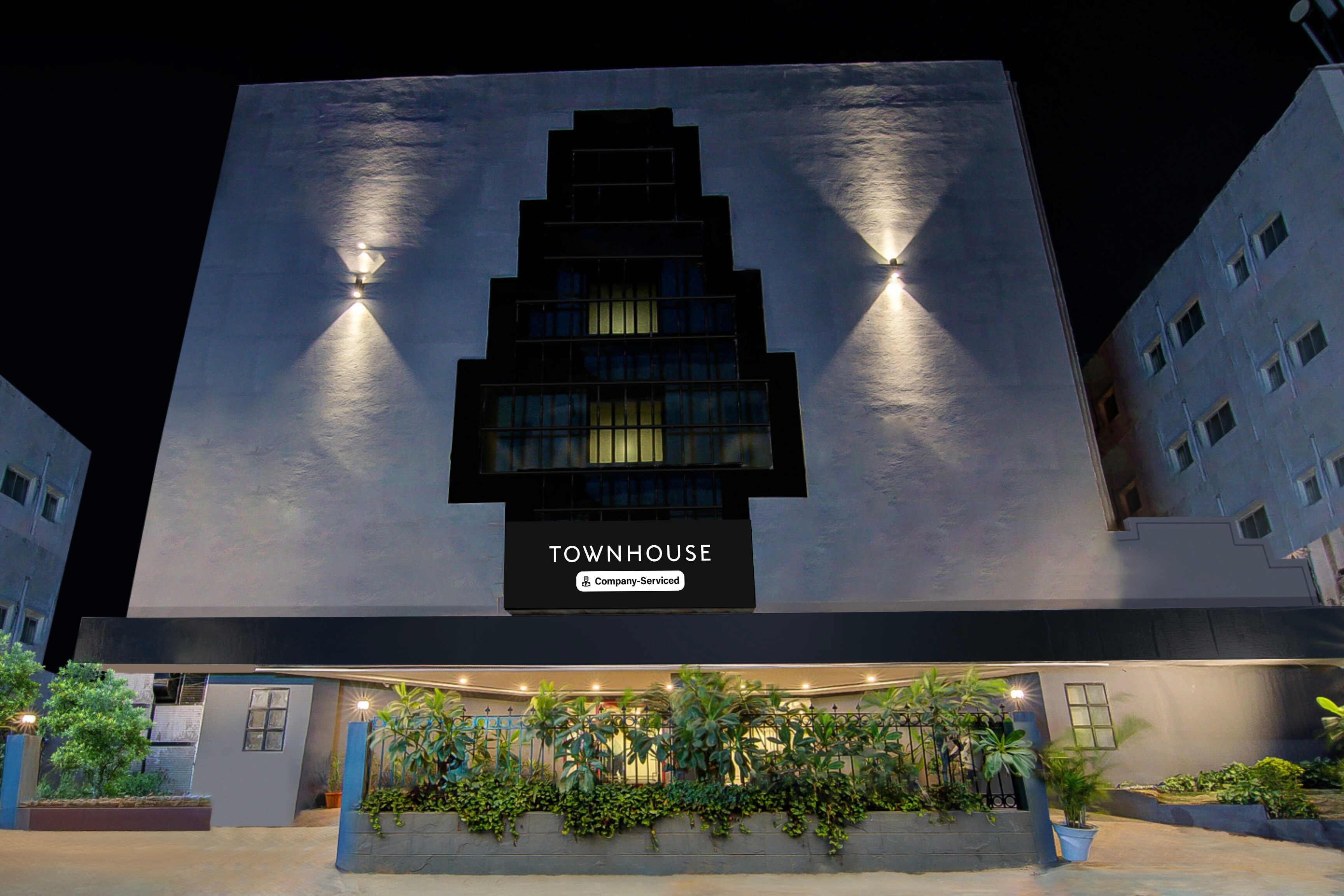 Super Townhouse Lakdikapul - Tap to explore photos