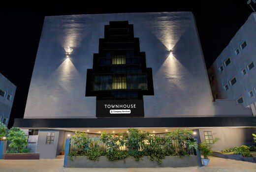 Super Townhouse Lakdikapul