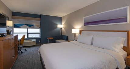 Holiday Inn Express KAMLOOPS Room Type - 1 King Bed Standard