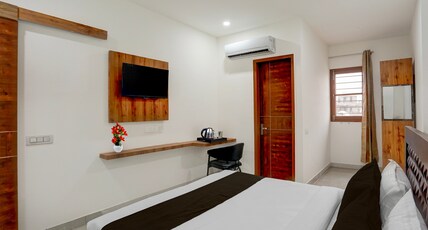 Super Collection O Sector 5 Chandigarh Room Type - Classic Super Collection O Sector 5 Chandigarh Room Type - Classic