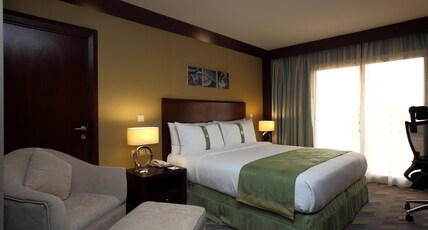 Holiday Inn AL KHOBAR - CORNICHE Room Type - 1 King Bed 1 Bedroom Suite Nonsmoking Holiday Inn AL KHOBAR - CORNICHE Room Type - 1 King Bed 1 Bedroom Suite Nonsmoking