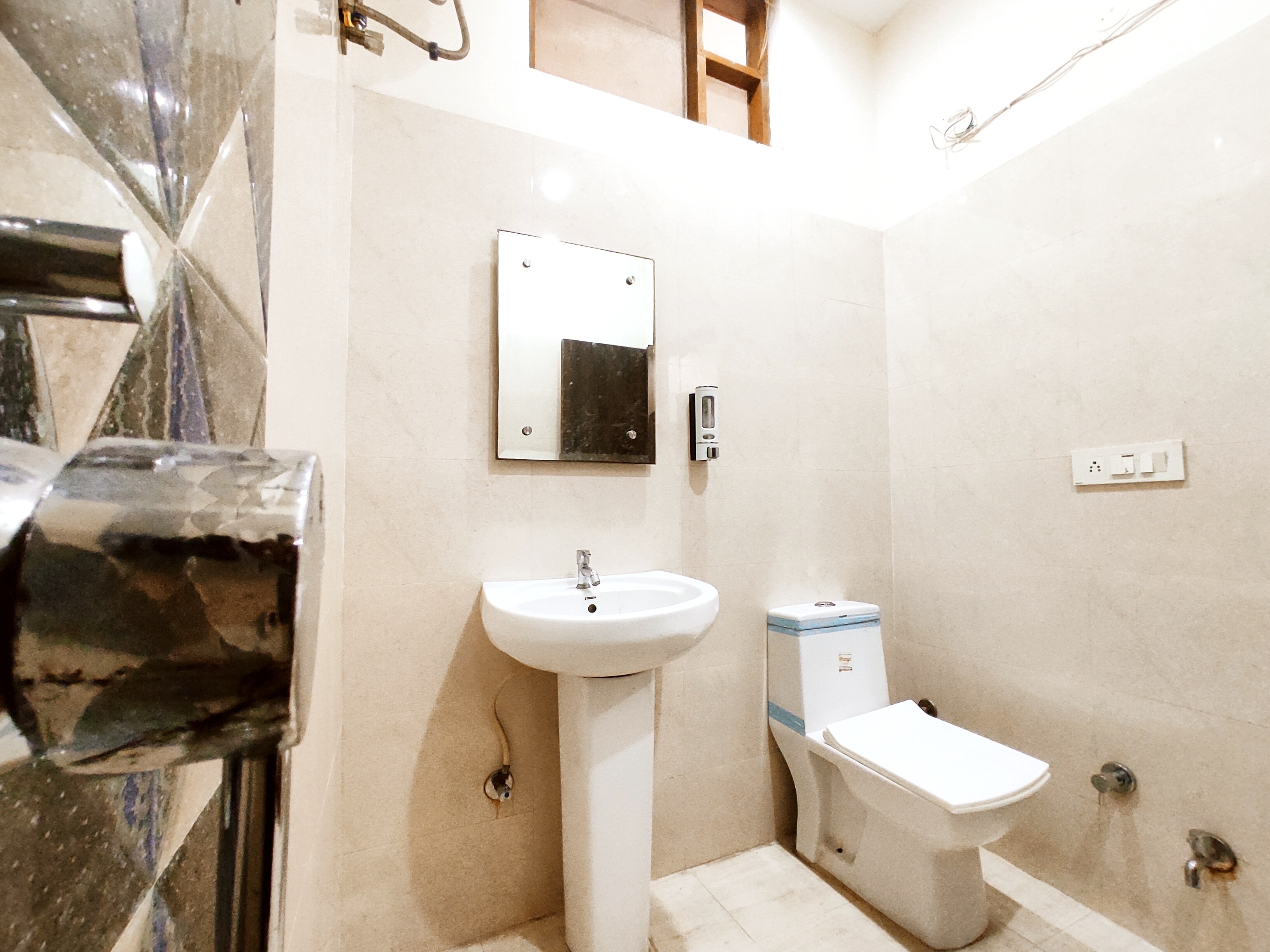THE SKY NINE 9 - A Premium In Budget Hotel By SKY Hotels - Tap to explore photos