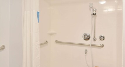 Hampton Inn & Suites by Hilton Menomonie-UW Stout Room Type - KING ACC RI SHWR STUDIO NS