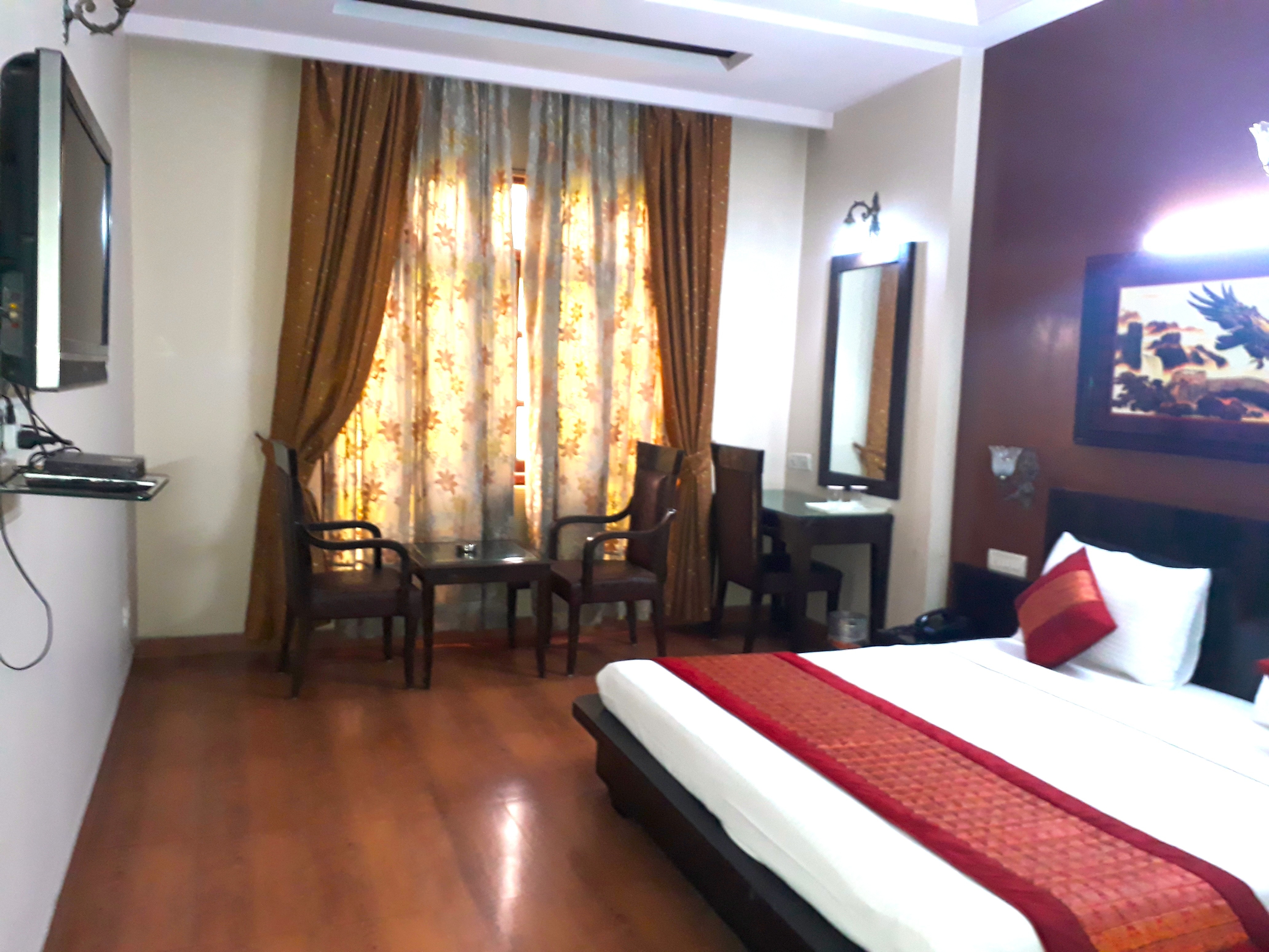 Hotel Midtown near Sir Ganga Ram Hospital - Tap to explore photos