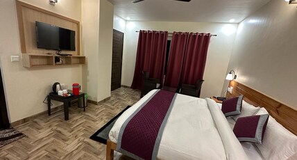 Hotel Aasara-5 KM from Kainchi Dhaam Temple Room Type - Deluxe Room
