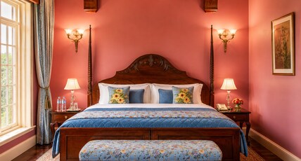 Karan Mahal  Dal View Room Type - Royal Suite Room - Private Living Room (Zabarwan Mountain View or Dal View)