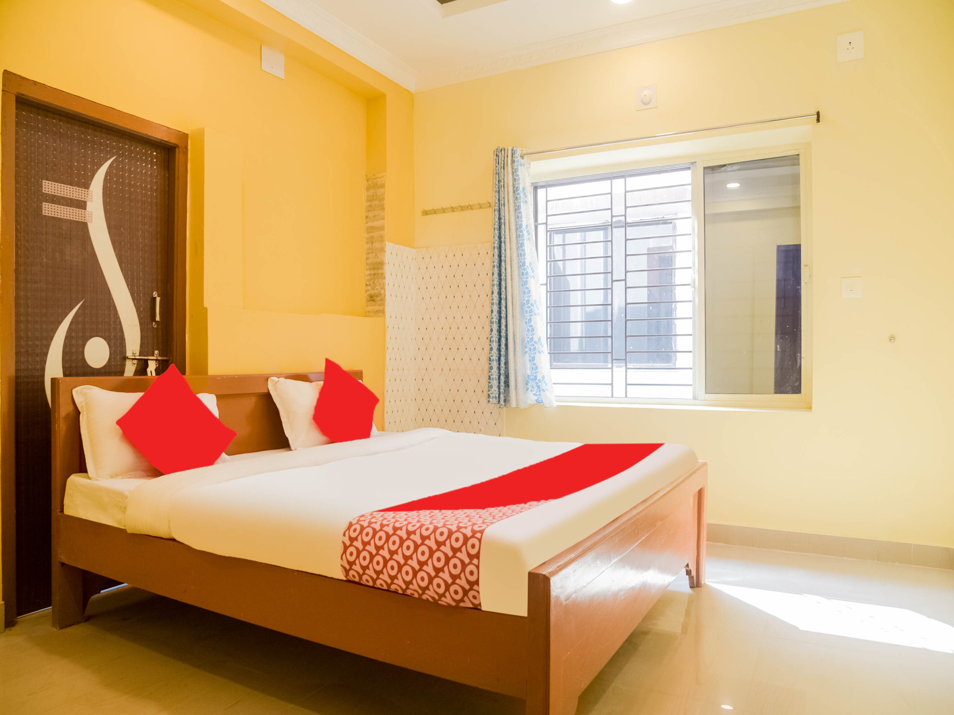 Hotel O Raj Premium - Tap to explore photos