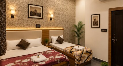 Town City Room Type - Deluxe Double Room (2 Adults + 1 Child)