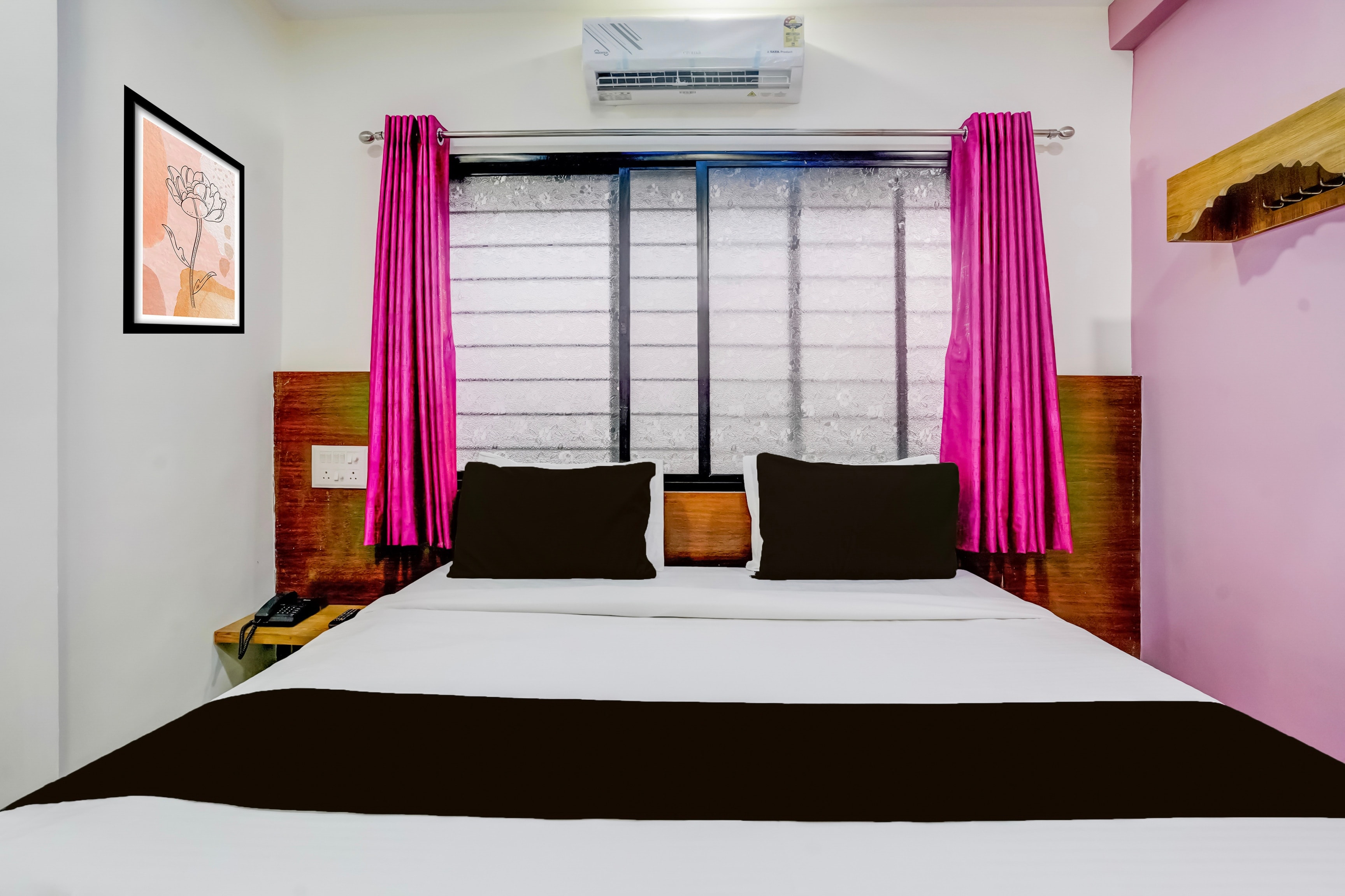 Super Hotel O Nashik Road Railway Station - Tap to explore photos