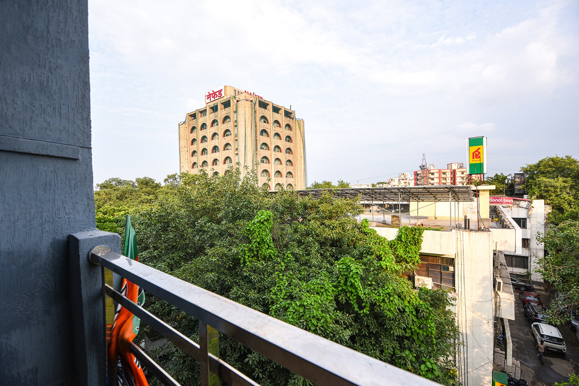 Fabhotel Hari Nagar Ashram - Tap to explore photos