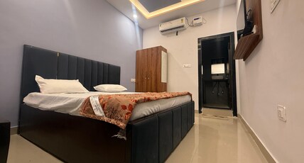 Kanak Bhawan - Near Prem Mandir Room Type - Deluxe Room